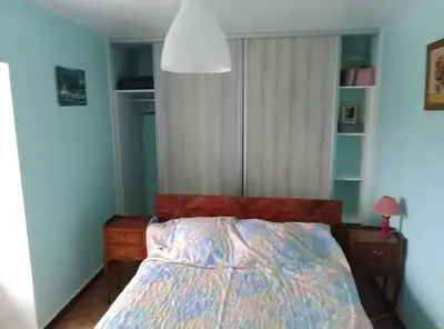 Un ou plusieurs lits dans un hébergement de l'établissement Maison conviviale avec jardin à Raslay, 80 m²