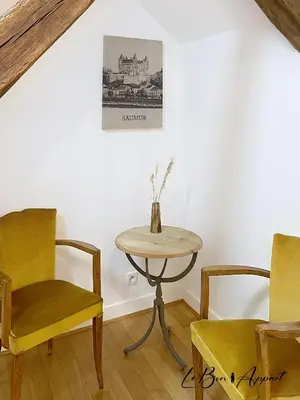 Coin salon dans l'établissement Le Bon'Appart au Cœur de Saumur