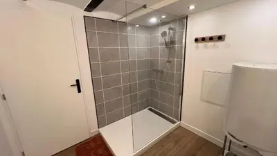 Salle de bains dans l'établissement Le Garage