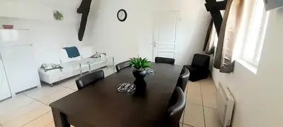 Cuisine ou kitchenette dans l'établissement Gîte familial à Azay le Rideau avec Parking