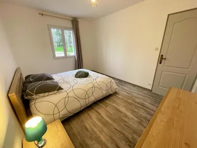 Un ou plusieurs lits dans un hébergement de l'établissement Gîte de plain-pied en Touraine avec grand jardin et parking - FR-1-381-613