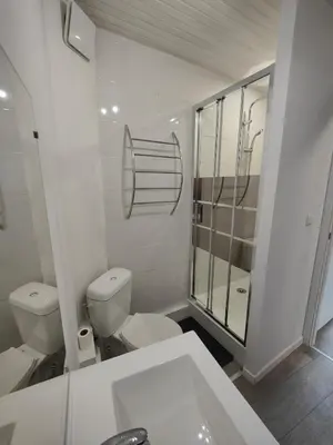 Salle de bains dans l'établissement Le Logis, Villa Beaulieu