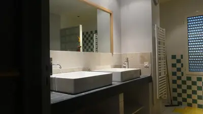 Salle de bains dans l'établissement Sepmes - Le Saut du Loup