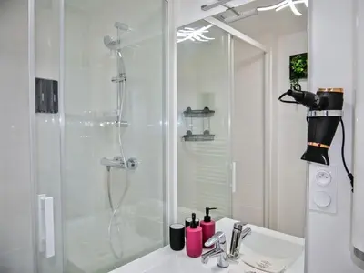 Salle de bains dans l'établissement Nid douillet tout équipé, 6 min château d'Amboise