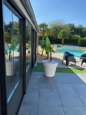 Piscine de l'établissement VILLA Bois Martin ou située à proximité