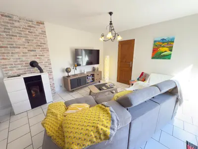 Télévision ou salle de divertissement dans l'établissement La Solognote-Châteaux & Beauval