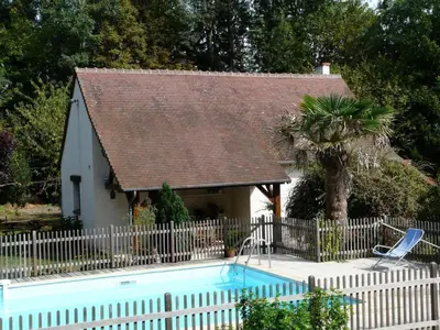 Piscine de l'établissement Maison de charme avec piscine partagée à Contres - FR-1-491-465 ou située à proximité