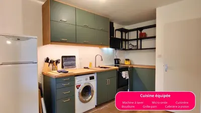 Cuisine ou kitchenette dans l'établissement Appartement 4 chambres Idéal 24h moto & voiture