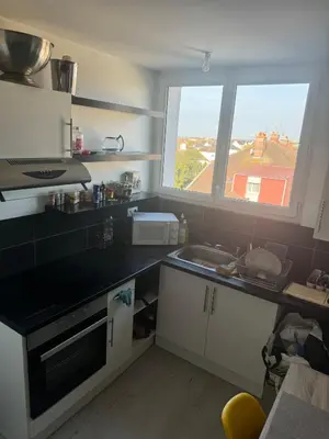 Cuisine ou kitchenette dans l'établissement Beautiful appartement near 24h du Mans !!!