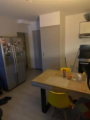 Cuisine ou kitchenette dans l'établissement Beautiful appartement near 24h du Mans !!!