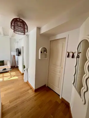 Cuisine ou kitchenette dans l'établissement Appartement T2 Lumineux centre ville d'Amboise avec vue sur le Château Royal