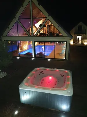 Plan de l'établissement La Fontaine - Détente - Piscine Jacuzzi - 12p