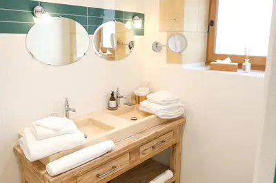 Salle de bains dans l'établissement Chambre Saumur