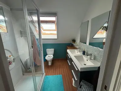 Salle de bains dans l'établissement Maison proche du circuit des 24h du Mans