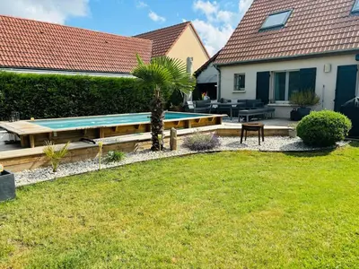Piscine de l'établissement Maison proche du circuit des 24h du Mans ou située à proximité