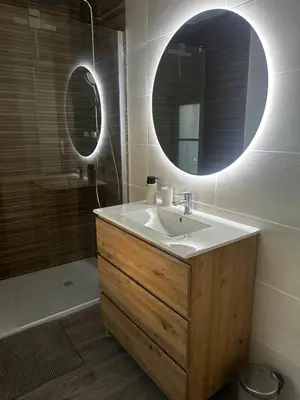 Salle de bains dans l'établissement Les Jasmins - Centre Ville de Saumur