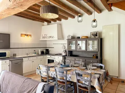 Cuisine ou kitchenette dans l'établissement Gîte Confortable avec Jardin et Parking Près de Blois - FR-1-491-462