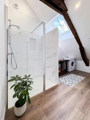 Salle de bains dans l'établissement Le Logis de Trèfle