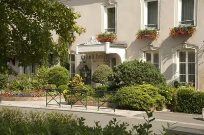 Jardin de l'établissement Grand Hôtel de Solesmes - Teritoria