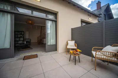 Balcon ou terrasse dans l'établissement Le Secret De Zoé - Terrasse - Parking