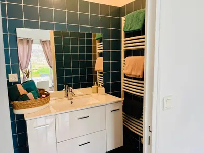 Salle de bains dans l'établissement Maison entre Saumur et Montreuil Bellay La Motte