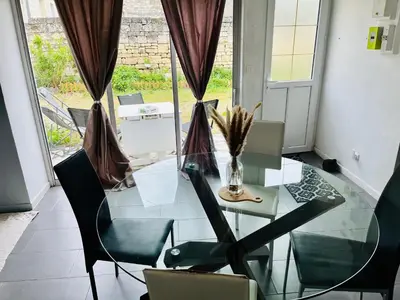 Coin salon dans l'établissement Maison entre Saumur et Montreuil Bellay La Motte