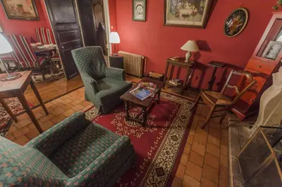 Coin salon dans l'établissement Le Relais Cicero