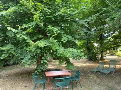 Jardin de l'établissement Le Colombier et son parc