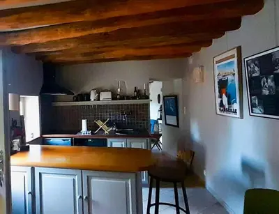 Cuisine ou kitchenette dans l'établissement Le Colombier et son parc