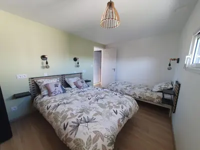 Un ou plusieurs lits dans un hébergement de l'établissement Logement indépendant proche circuit 24h Le Mans