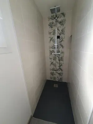 Salle de bains dans l'établissement Logement indépendant proche circuit 24h Le Mans