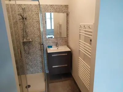 Salle de bains dans l'établissement Maison dans les vignes - proche Chenonceau Beauval