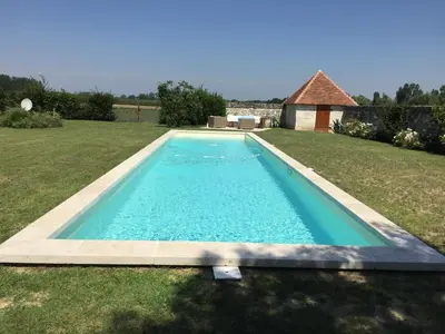 Piscine de l'établissement Cambraye ou située à proximité
