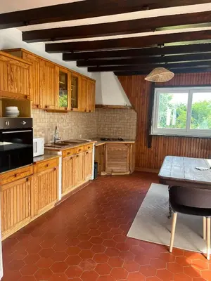 Cuisine ou kitchenette dans l'établissement Les Combres