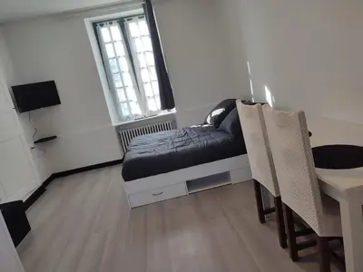 Télévision ou salle de divertissement dans l'établissement Studio indépendant