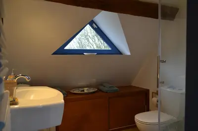 Salle de bains dans l'établissement Gîte de charme proche du Zoo Beauval et Châteaux