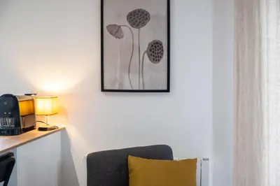 Cuisine ou kitchenette dans l'établissement Logis Verde - Vue Nature & Parking Privé, A10 à 5min