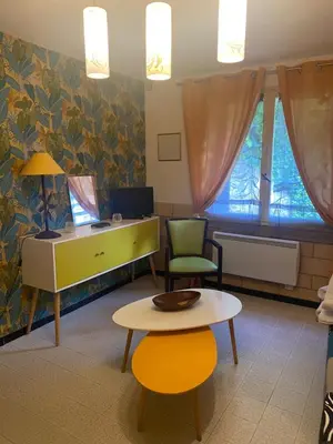 Coin salon dans l'établissement Joli studio