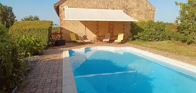 Piscine de l'établissement L'entre-deux-pommes ou située à proximité