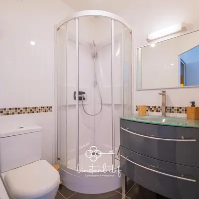 Salle de bains dans l'établissement Proche Tram & Centre Idéal Duo et ou Pro