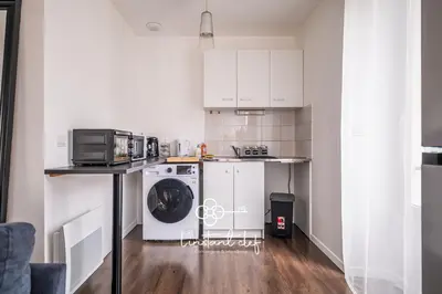 Cuisine ou kitchenette dans l'établissement Proche Tram & Centre Idéal Duo et ou Pro