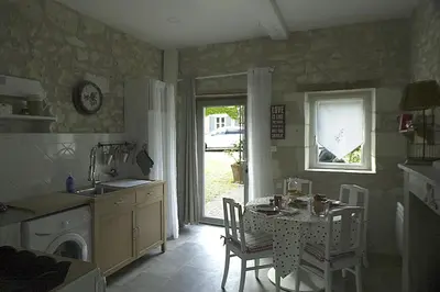 Cuisine ou kitchenette dans l'établissement Gîtes La Vigenna