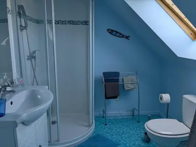 Salle de bains dans l'établissement Maison Du cerf - proche du circuit et du golf des 24H
