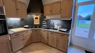 Cuisine ou kitchenette dans l'établissement Gite l'Escapade- 8 people- Near castles-2 hours 15 minutes from Paris