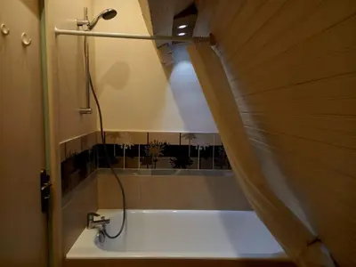 Salle de bains dans l'établissement Maison avec vue le Vieux Mans