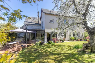 Jardin de l'établissement La Sambine - Spacious and Elegant House