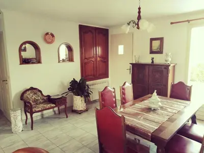 Coin salon dans l'établissement Maison située aux confins de la Vallée du Loir
