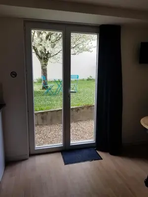 Jardin de l'établissement appartement cosy avec jardin Amboise