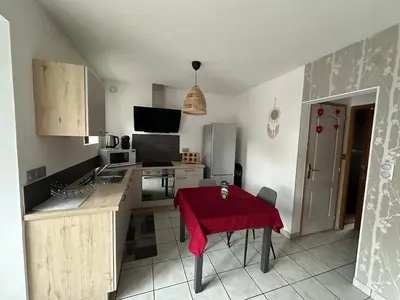 Cuisine ou kitchenette dans l'établissement Love You Suite Romantique Spa 25min du futuroscope