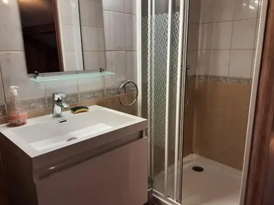 Salle de bains dans l'établissement La petite Maison de Niré
